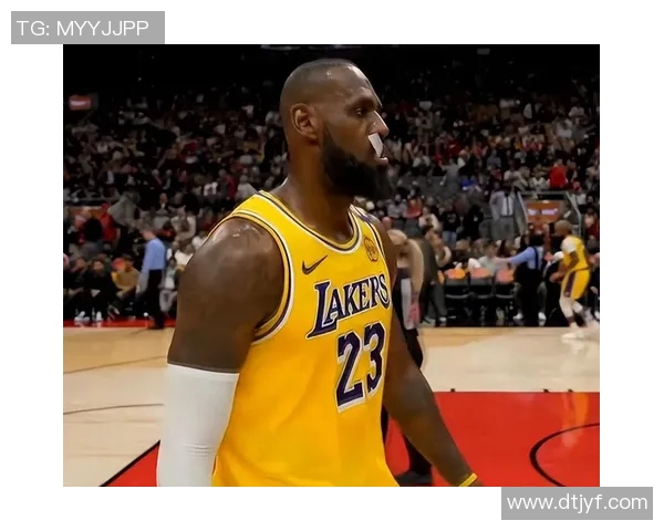 猛龙队新赛季首场比赛告捷，球迷欢呼不止